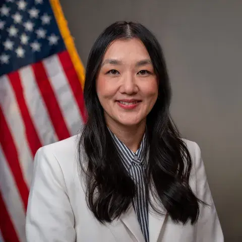 Hnu Vang headshot