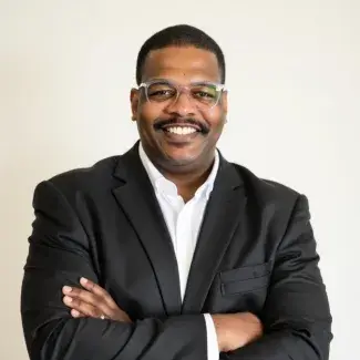 Headshot of Justin Hollis