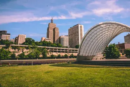 Raspberry Island and Downtown Skyline (Credit Visit Saint Paul)