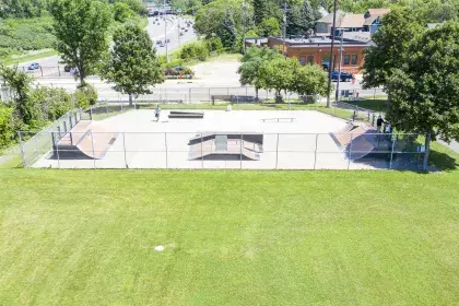 Image of Merriam Park Recreation Center skate area taken from air