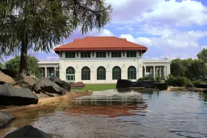 Como Lakeside Pavilion - West side