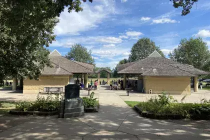 Como Midway Pavilion - View of west side