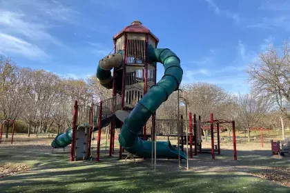 Highland Park - Large play area near shelter
