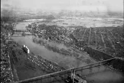 historical photo of St. Paul during a flood